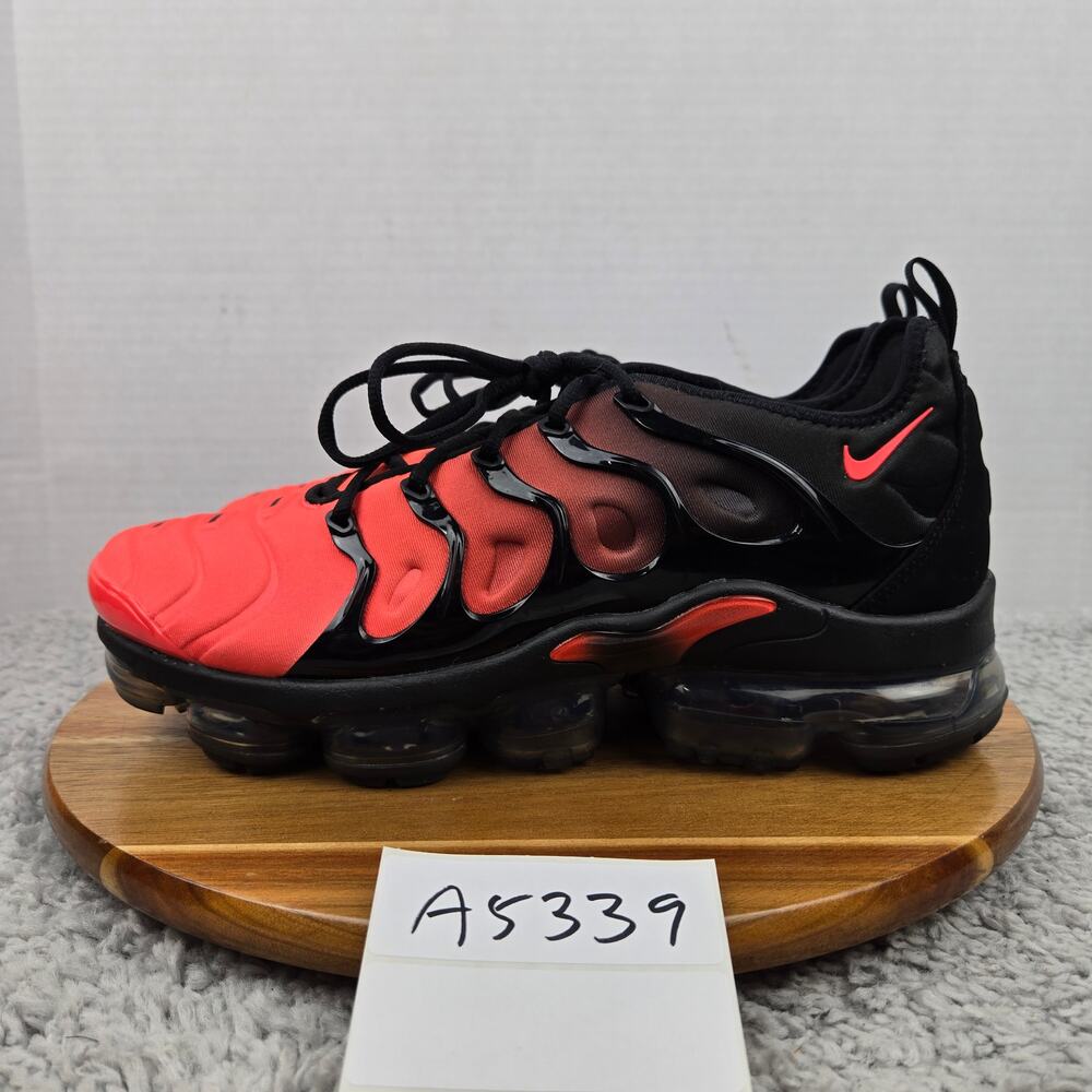Nike Mens 10 Air Vapormax Plus Darth Maul Athletic Gym Casual Sneaker DZ4857-001